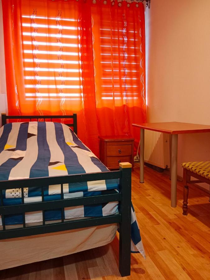 Bed and Breakfast La Madriguera Рашин Екстер'єр фото